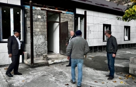 Мухтарахмед Ахмедов посетил больницы, в которых проходит капремонт