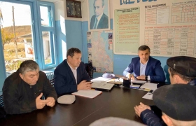 Представители власти Гумбетовского района проверили соблюдение трудовой дисциплины